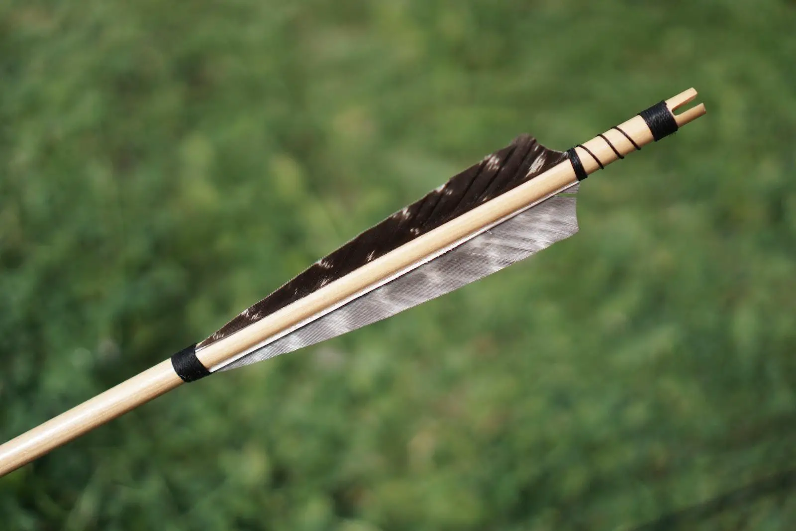 difference between hunting and practice arrows