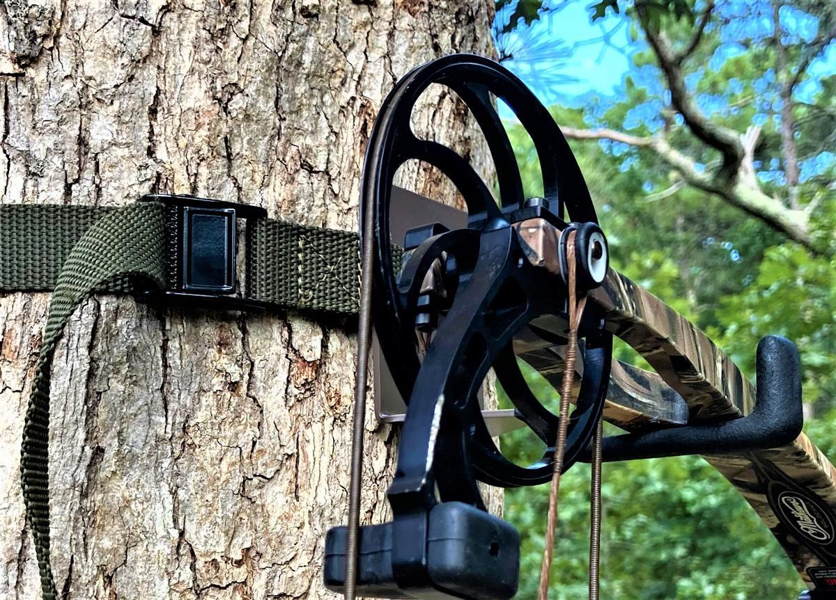 where to hang your bow while hunting