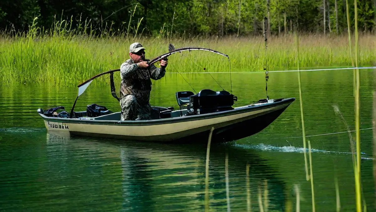 can you use a bowfishing bow for hunting